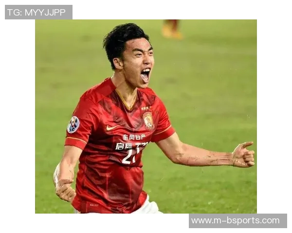 重庆足球队心理素质引发热议球迷对球队表现的期待与质疑交织 重庆足球队心理素质引发热议球迷对球队表现的期待与质疑交织